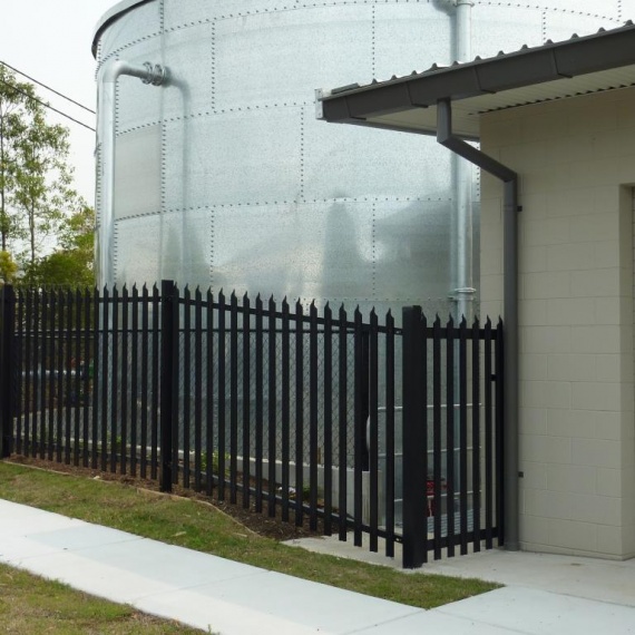 Triple point palisade jagfence
