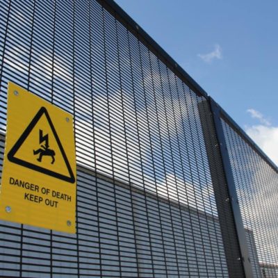 Securus SR1 dense mesh security fencing